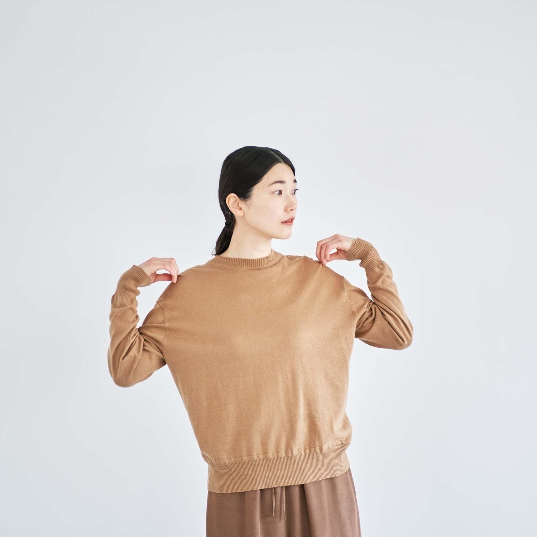 HAU の knit tops