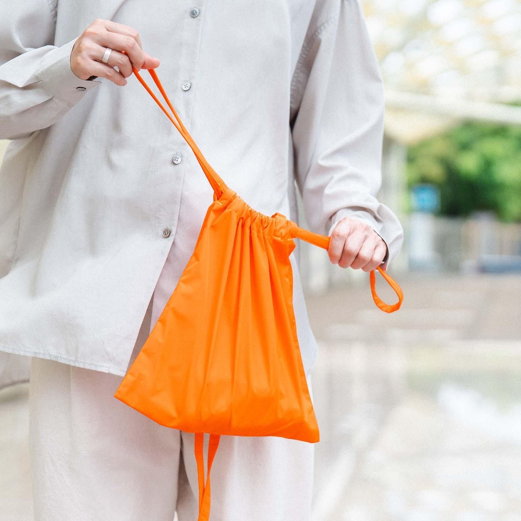 formuniform の Drawstring bag with strap 30 / オレンジ