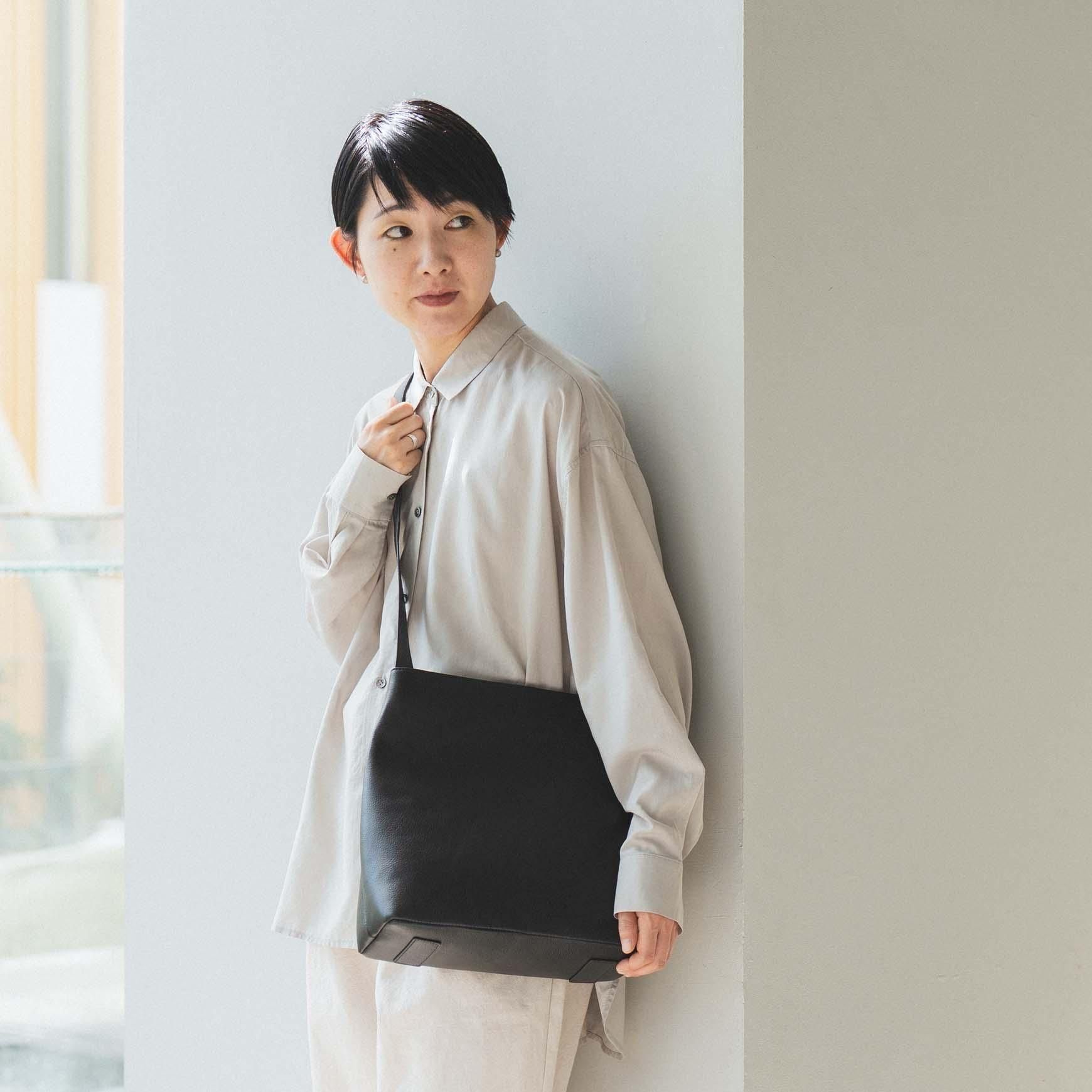 「CLASKA(クラスカ)」の SIMPLE LEATHER SHOULDER M