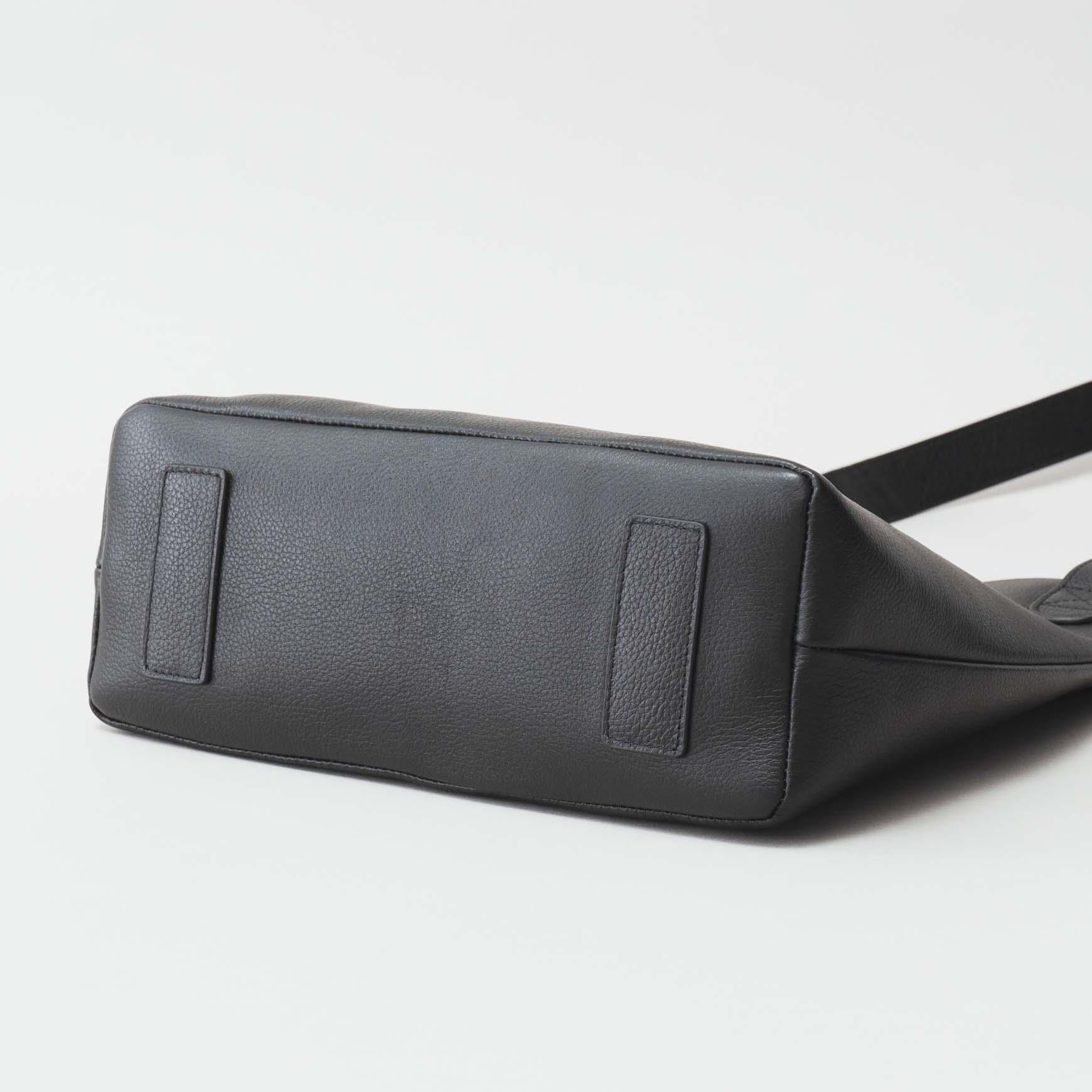 「CLASKA(クラスカ)」の SIMPLE LEATHER SHOULDER M