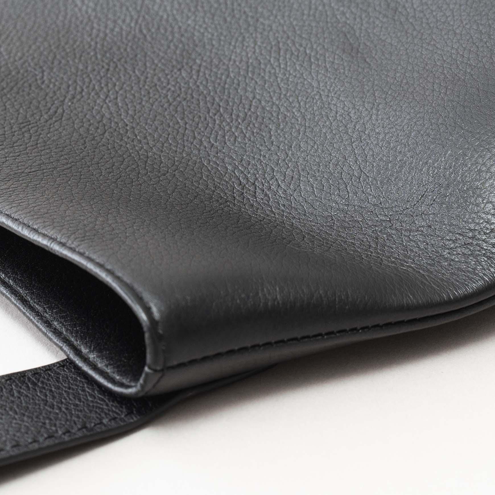 「CLASKA(クラスカ)」の SIMPLE LEATHER SHOULDER M
