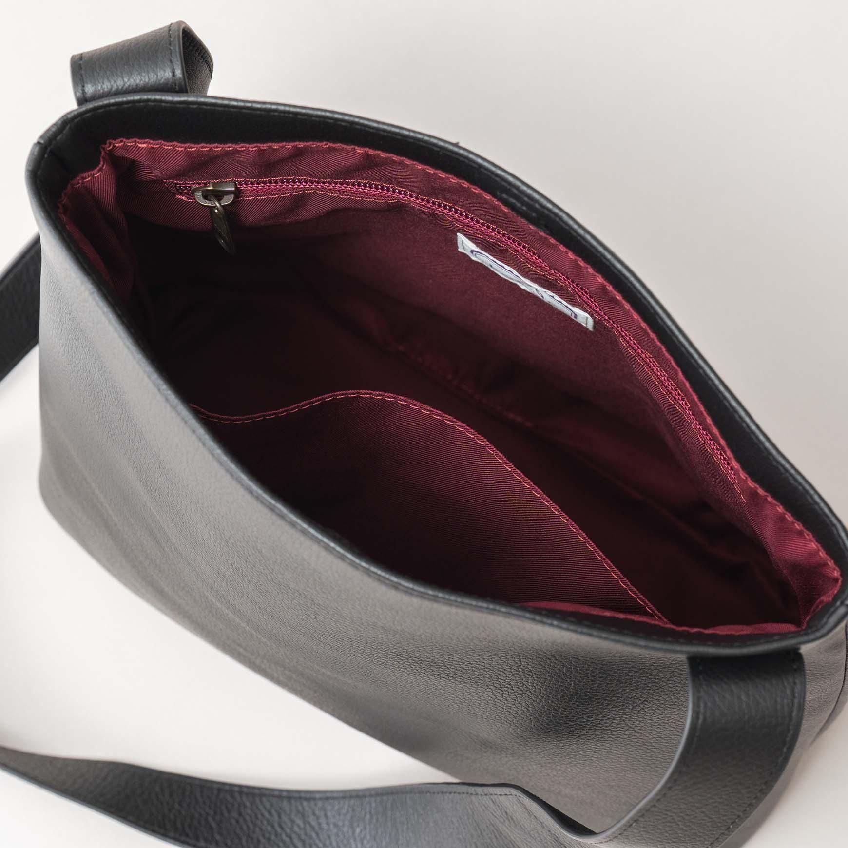 「CLASKA(クラスカ)」の SIMPLE LEATHER SHOULDER M