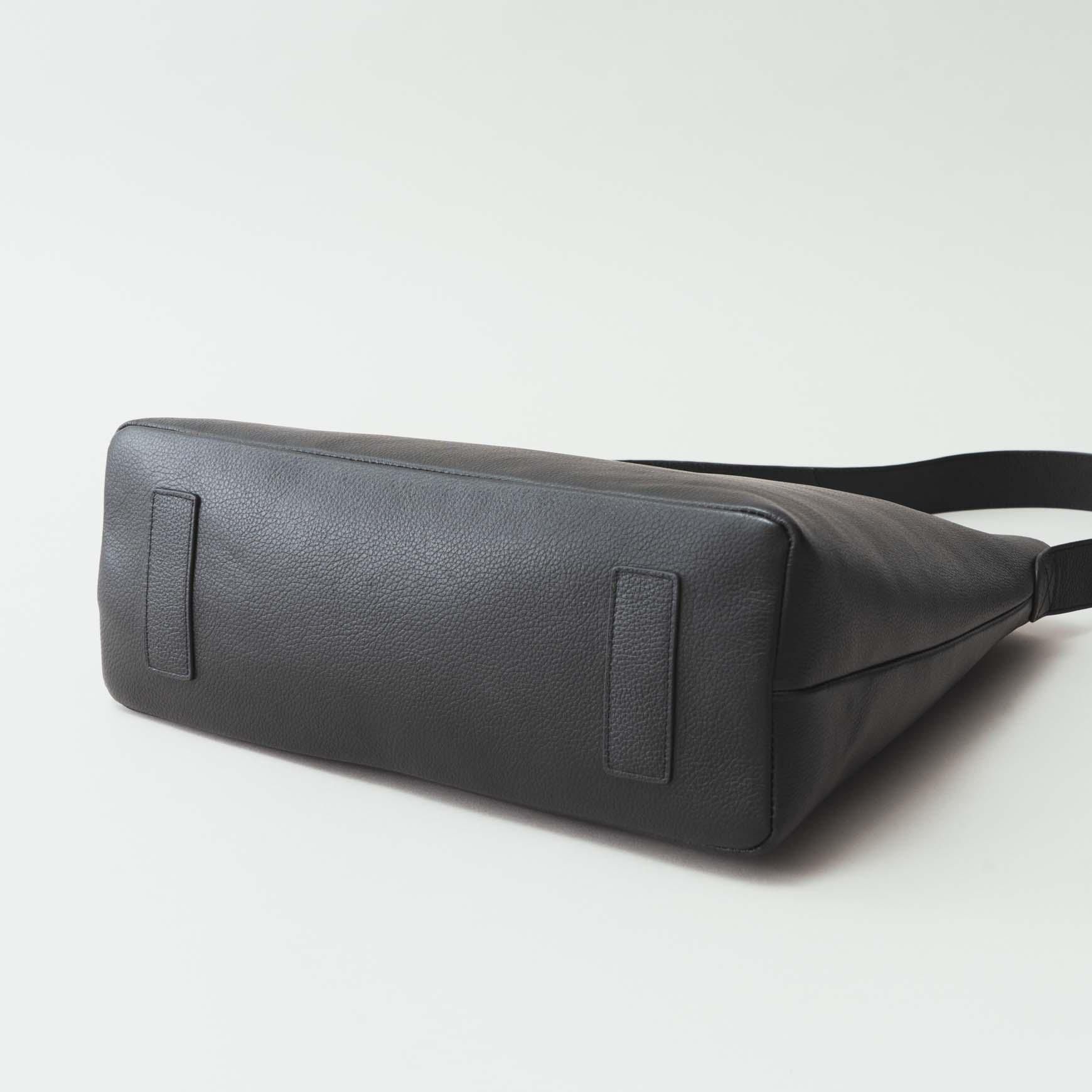「CLASKA(クラスカ)」の ONE SHOULDER montagne