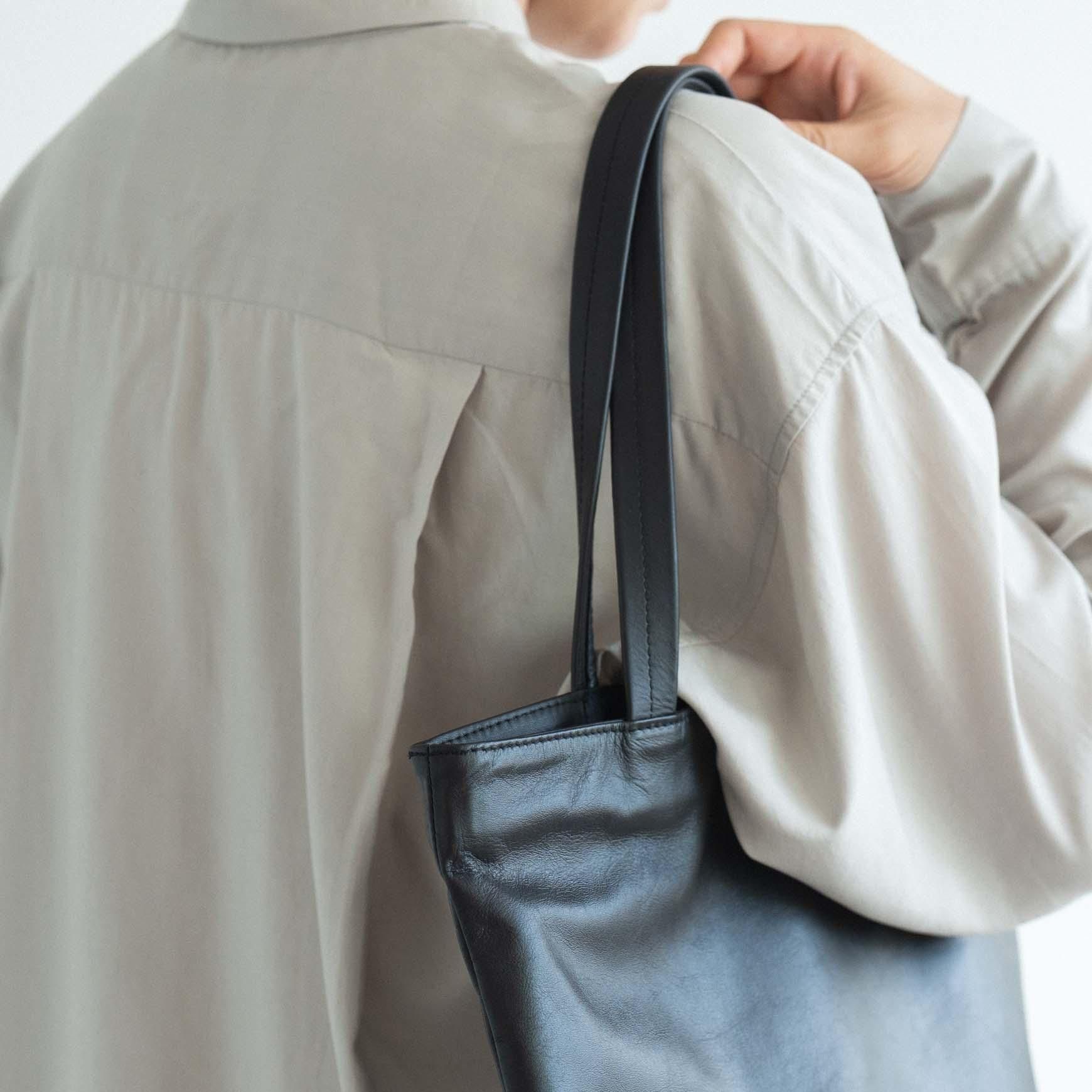 「CLASKA(クラスカ)」の SIMPLE LEATHER TOTE