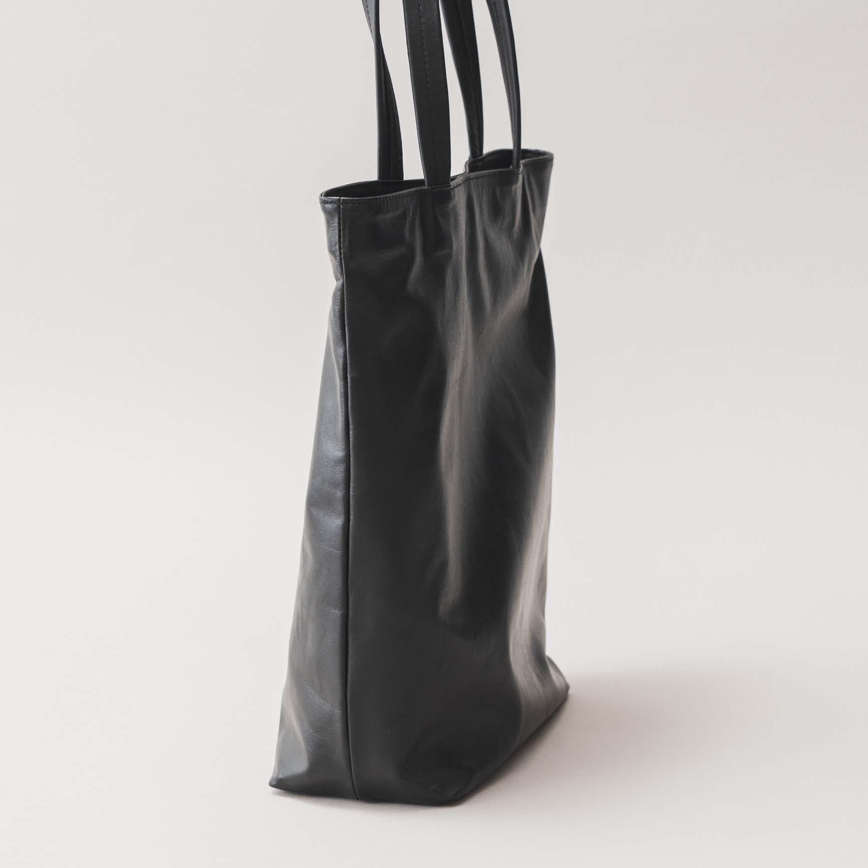 「CLASKA(クラスカ)」の SIMPLE LEATHER TOTE