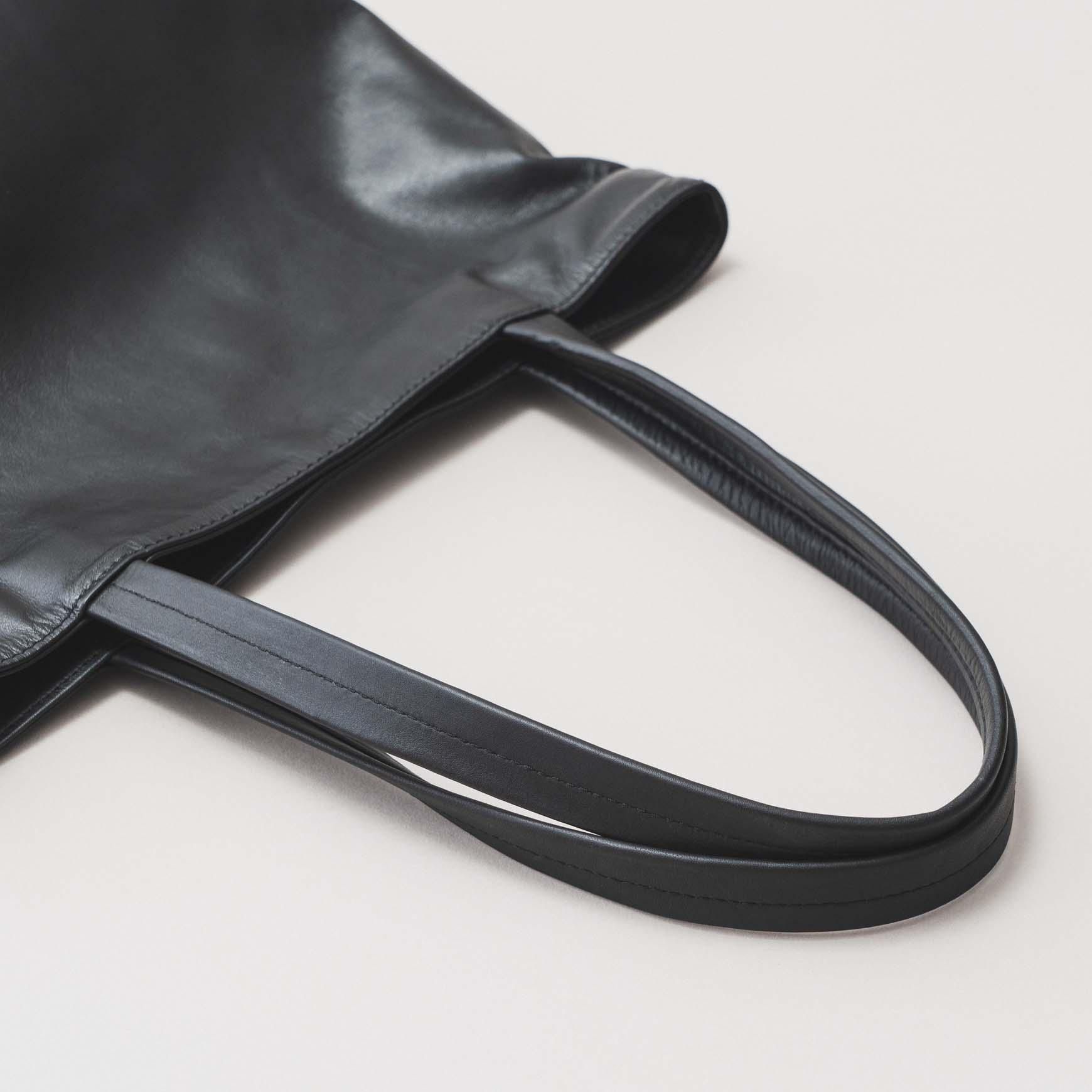 「CLASKA(クラスカ)」の SIMPLE LEATHER TOTE