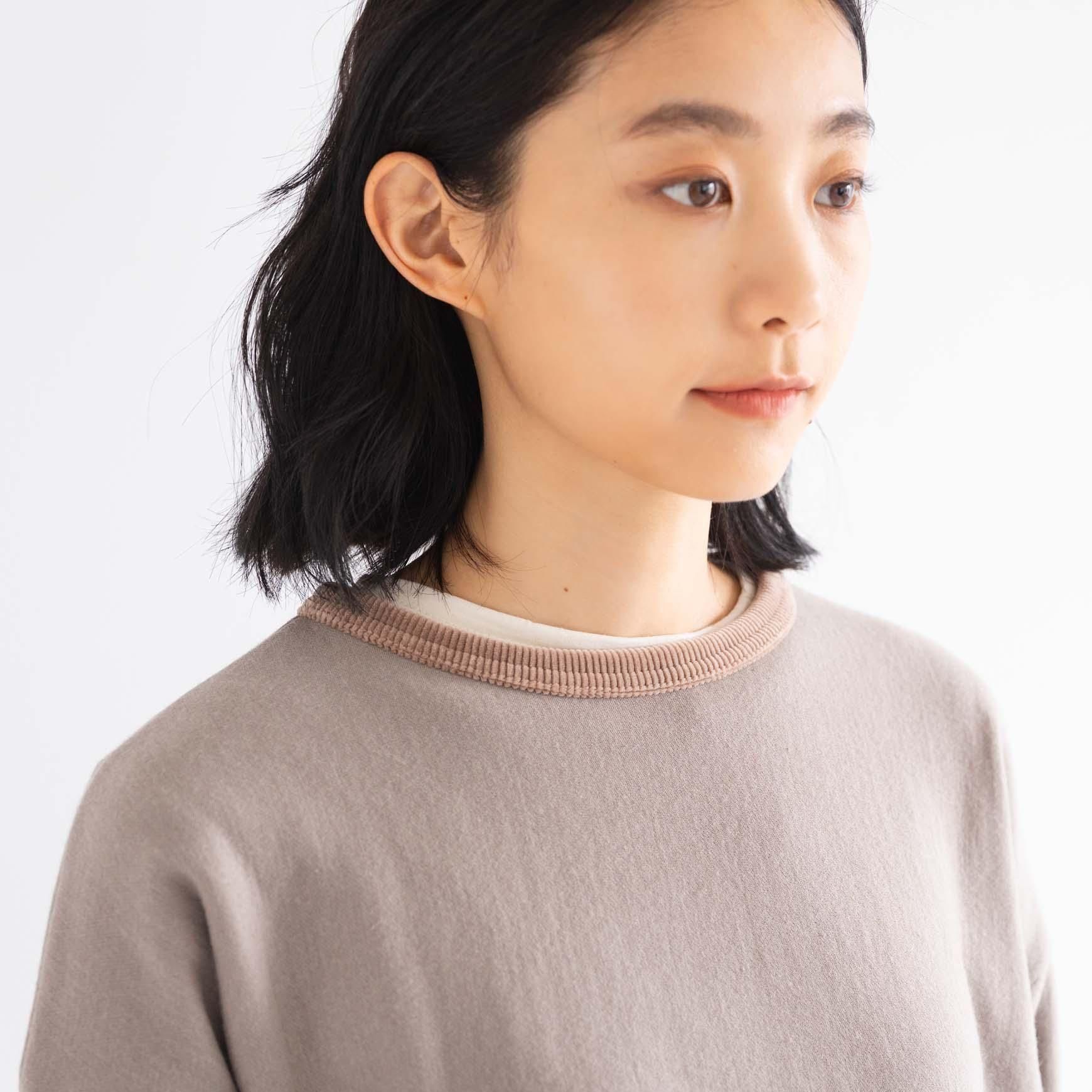 D のフリースライニングスウェット