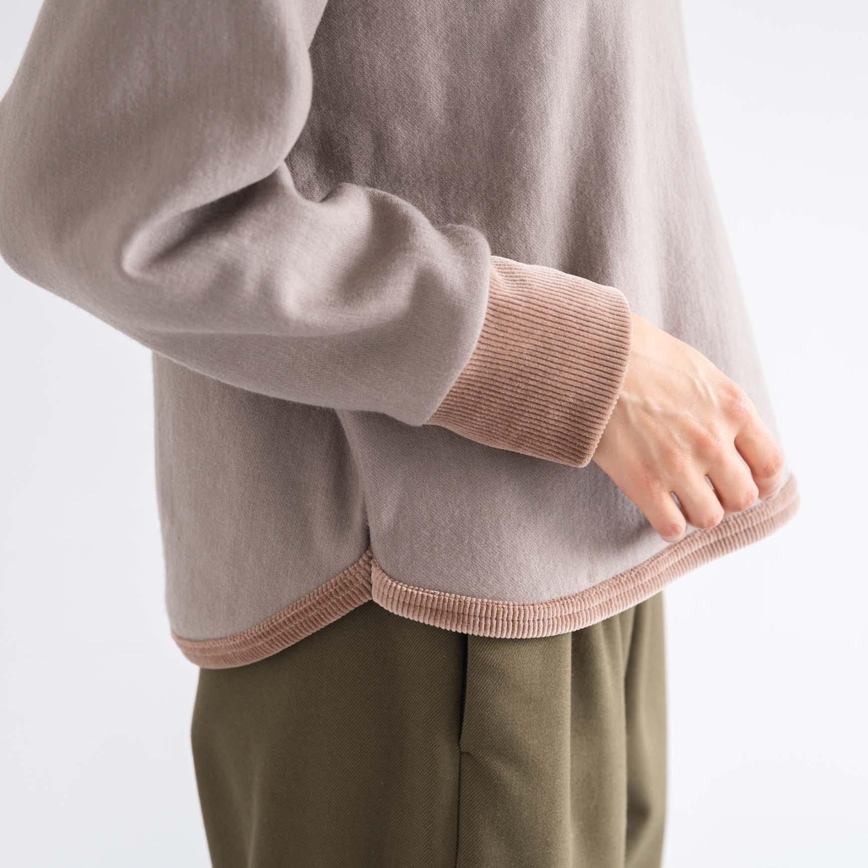 D のフリースライニングスウェット