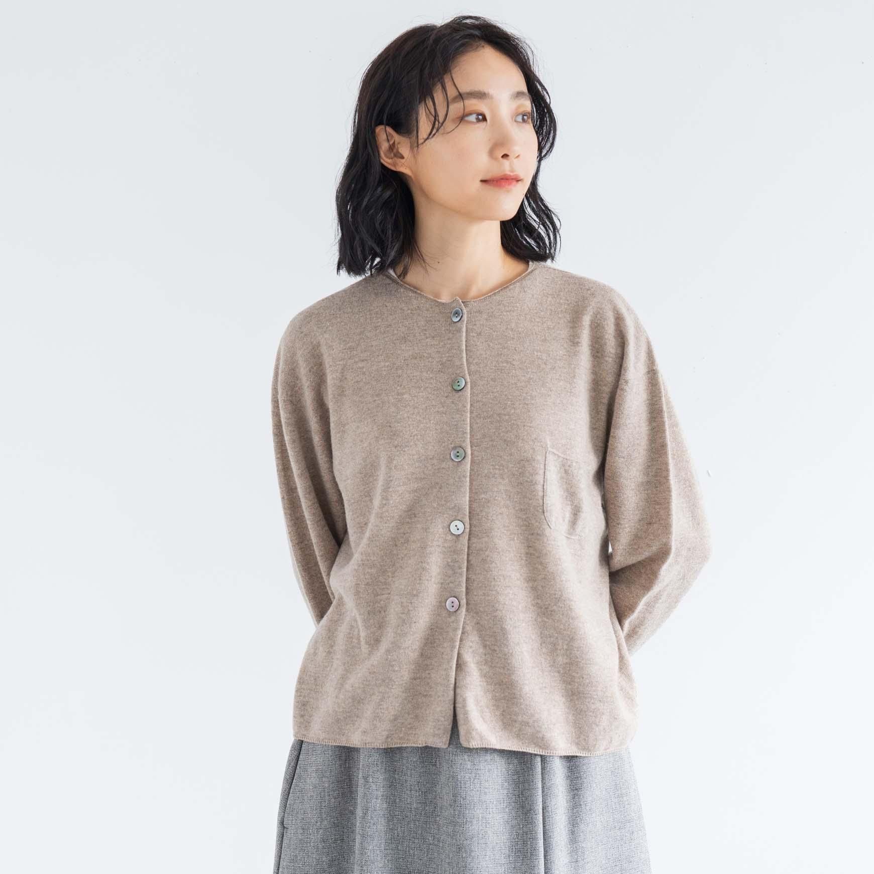 「CLASKA(クラスカ)」のラムウール×カシミヤポケットカーディガン