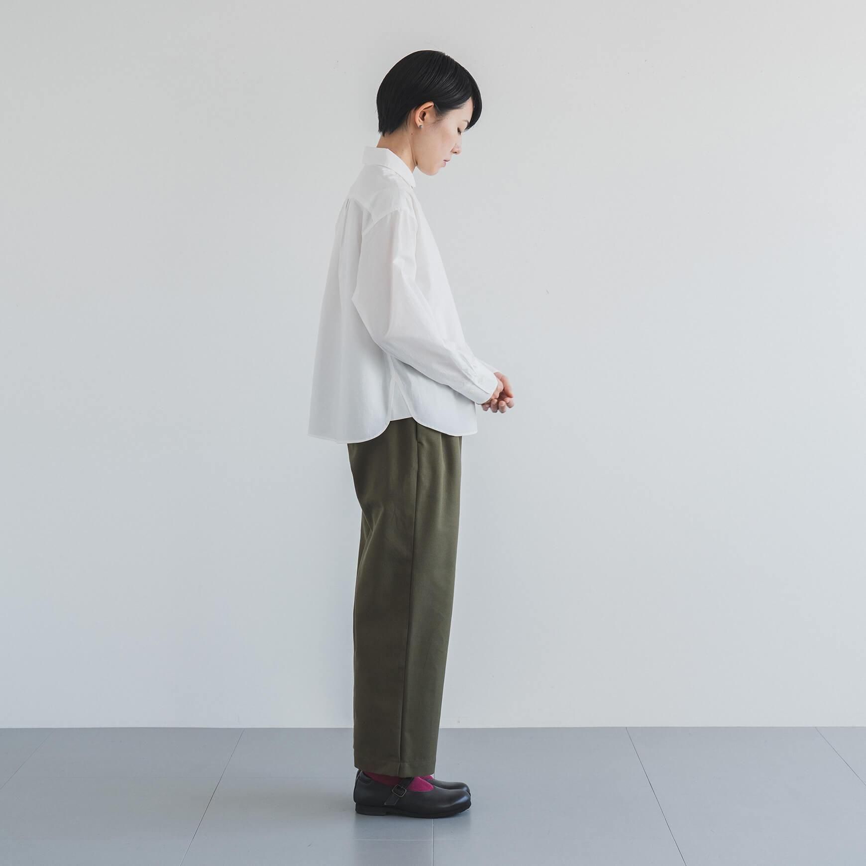 「somewearclothing」の丸襟シャツ / タイプライター