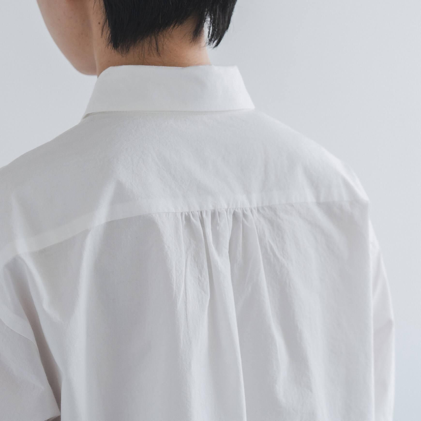 「somewearclothing」の丸襟シャツ / タイプライター