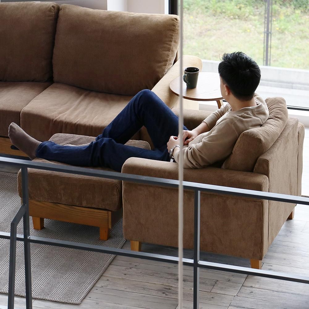 コーデュロイの豊かな表情が特徴の