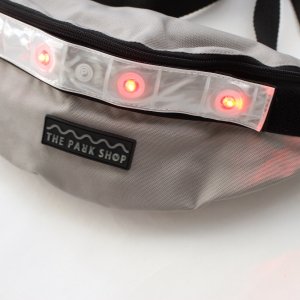 <img class='new_mark_img1' src='https://img.shop-pro.jp/img/new/icons14.gif' style='border:none;display:inline;margin:0px;padding:0px;width:auto;' />LED SAFETY WAISTBAG / THE PARK SHOP 23aw