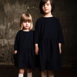 <img class='new_mark_img1' src='https://img.shop-pro.jp/img/new/icons14.gif' style='border:none;display:inline;margin:0px;padding:0px;width:auto;' />Pocket Dress Cotton Corduroy / NAVY / AS WE GROW