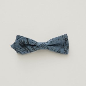 <img class='new_mark_img1' src='https://img.shop-pro.jp/img/new/icons14.gif' style='border:none;display:inline;margin:0px;padding:0px;width:auto;' />Ceremony Bow tie / blue /  eLfinFolk  2024SS