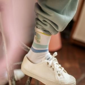<img class='new_mark_img1' src='https://img.shop-pro.jp/img/new/icons20.gif' style='border:none;display:inline;margin:0px;padding:0px;width:auto;' />30%OFF SPORTY SOCKS / LOGO R WHITE  / REPOSE AMS 24ss