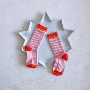 <img class='new_mark_img1' src='https://img.shop-pro.jp/img/new/icons14.gif' style='border:none;display:inline;margin:0px;padding:0px;width:auto;' />THREE-D LINE SOCKS / PINK / フランキーグロウ (FRANKY GROW) 24ss