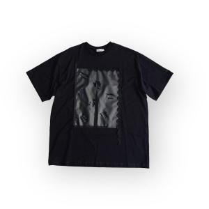 <img class='new_mark_img1' src='https://img.shop-pro.jp/img/new/icons14.gif' style='border:none;display:inline;margin:0px;padding:0px;width:auto;' />2025ssfrankygrow ե󥭡/ SYNTHETIC LEATHER ART TEE F2 / BLACK