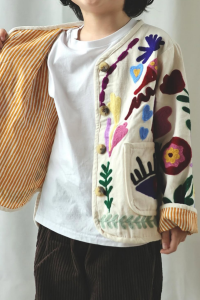 <img class='new_mark_img1' src='https://img.shop-pro.jp/img/new/icons14.gif' style='border:none;display:inline;margin:0px;padding:0px;width:auto;' />25AWphet and ploy /  SUZANI JACKET Yellow stripe