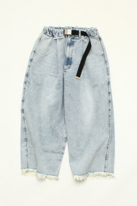 <img class='new_mark_img1' src='https://img.shop-pro.jp/img/new/icons14.gif' style='border:none;display:inline;margin:0px;padding:0px;width:auto;' />25awM53  / NEWNEW BELTED DENIM PANTS