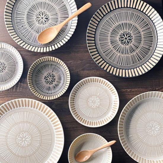 サウサリート パスタプレート | モノトーン ラインデザインの食器 - 梅陶器