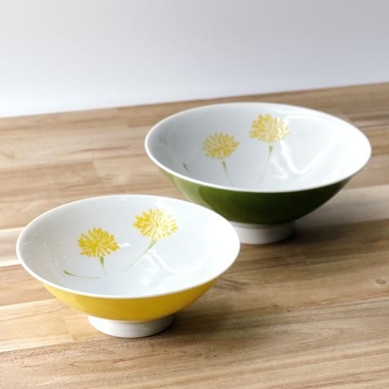 超人気高品質 青い花の絵付け 茶碗 有田焼 珍し 木箱付き 茶碗・めし碗