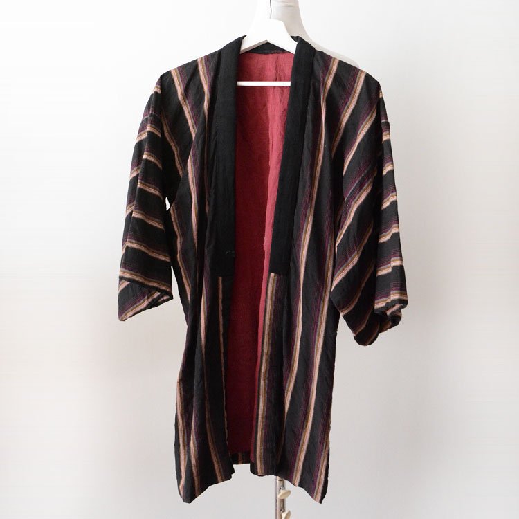 <img class='new_mark_img1' src='https://img.shop-pro.jp/img/new/icons61.gif' style='border:none;display:inline;margin:0px;padding:0px;width:auto;' />野良着 木綿 黒 縞模様 ジャパンヴィンテージ 着物 昭和 古着 | Noragi Jacket Japan Vintage Kimono Cotton Black Stripe