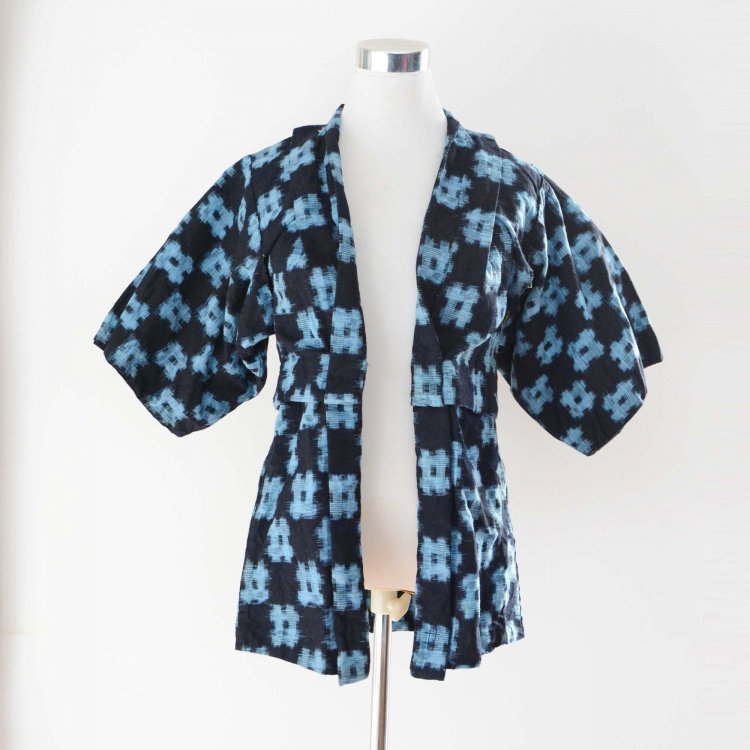 <img class='new_mark_img1' src='https://img.shop-pro.jp/img/new/icons61.gif' style='border:none;display:inline;margin:0px;padding:0px;width:auto;' />着物 子供 藍染 絣 木綿 ジャパンヴィンテージ 大正 昭和 | Kimono Kids Indigo Kasuri Fabric Japan Vintage