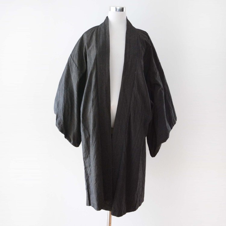 <img class='new_mark_img1' src='https://img.shop-pro.jp/img/new/icons61.gif' style='border:none;display:inline;margin:0px;padding:0px;width:auto;' />羽織 着物 男 縞模様 ジャパンヴィンテージ 昭和 | Haori Men Kimono Jacket Stripe Japan Vintage