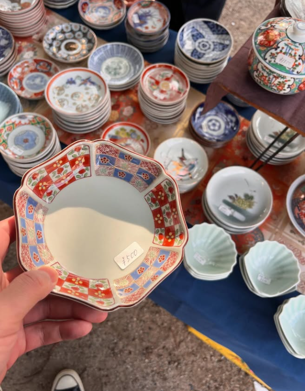 骨董です 大阪】四天王寺骨董市｜毎月21日・22日