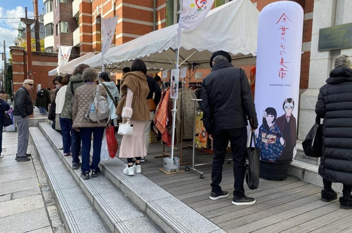 山梨護国神社骨董市 Antique Leaves アンティーク 蚤の市の検索サイト 山梨護国神社骨董市 Antique Leaves アンティーク 蚤の市の検索サイト