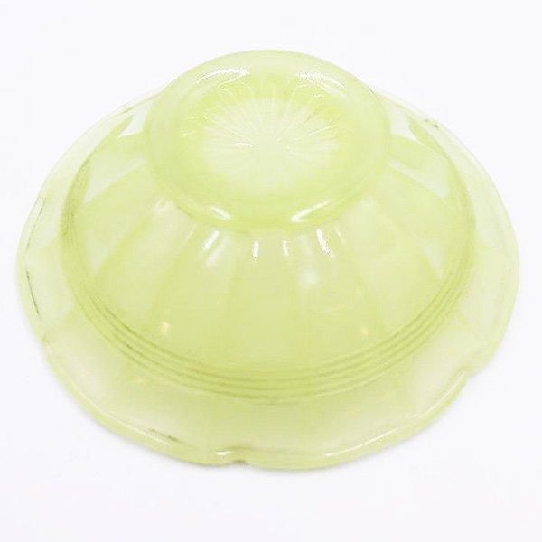 骨董　時代ガラス　乳白色　カナリアイエロー　ボンボニエール 菓子器　ウランガラス 骨董 時代ガラス 乳白色 カナリアイエロー ボンボニエール 菓子