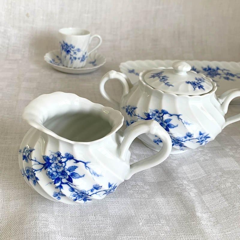 フランスアンティーク　リモージュ　トリンケット　青色の花柄　陶磁器　小物入れ フランスで見つけたアンティークリモージュの器、ふんわり描かれ