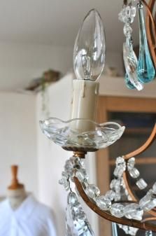 ブルーのティアーズドロップがかわいいシャンデリア - ANTIQUE