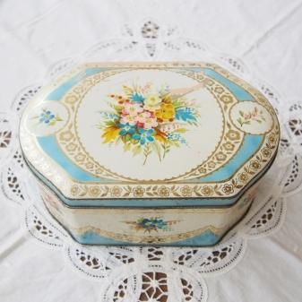 パステルカラーのフラワー お花模様のティン缶 アンティーク ヴィンテージ雑貨 Antique Leaves アンティーク 蚤の市の検索サイト