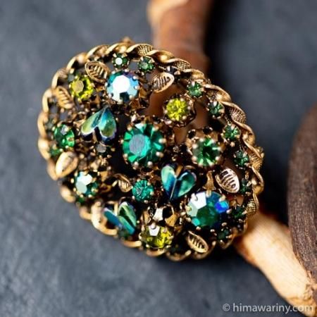 1920年代花模様のガラスのブローチ（5.5x3.5cm）　イギリスアンティークアクセサリー
