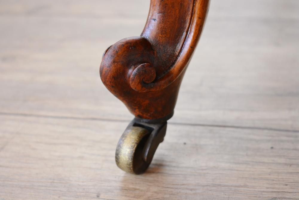 ナーシングチェア アンティーク　木製 ビクトリアン ナーシングチェア - 鎌倉アンティークス／イギリス