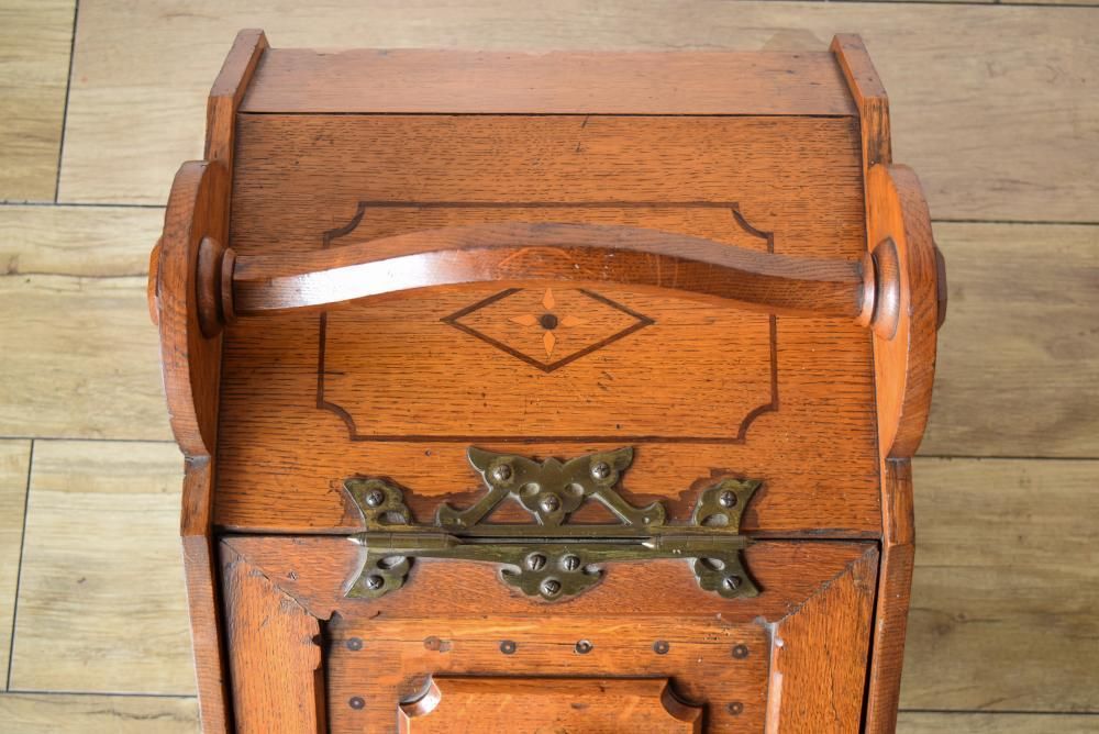 英国製1930年代のオーク製コールボックス｜重厚感ある家具