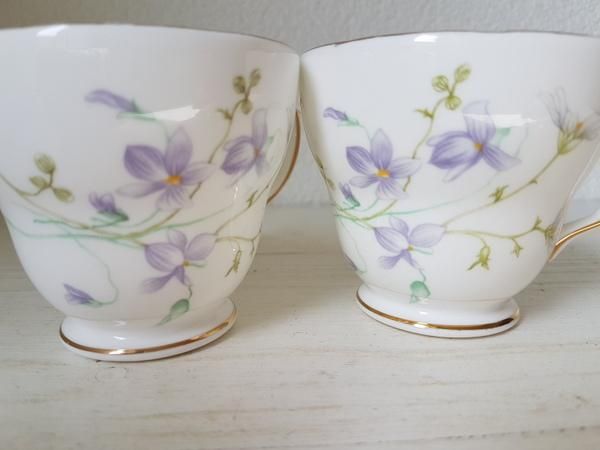 Winchesterすみれ柄カップ&ソーサー - ANTIQUE LEAVES