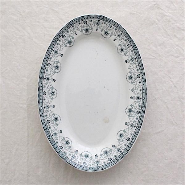 小花レース柄マルソーのオーバルプレート/St Amand - アンティーク