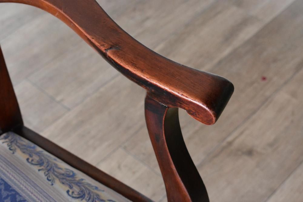 1900年頃英国製 マホガニーアームチェア｜リボンバック