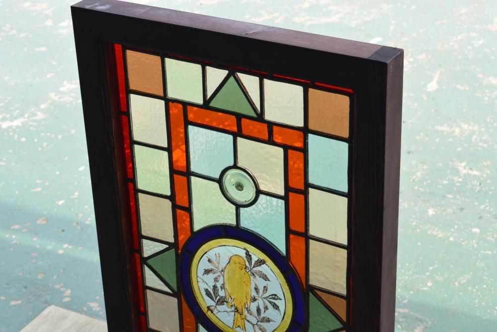 英国製1880年頃の絵付けステンドグラス｜鳥のモチーフが美しい