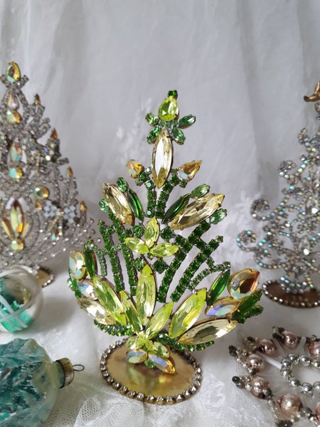 チェコガラスクリスマスツリーの画像
