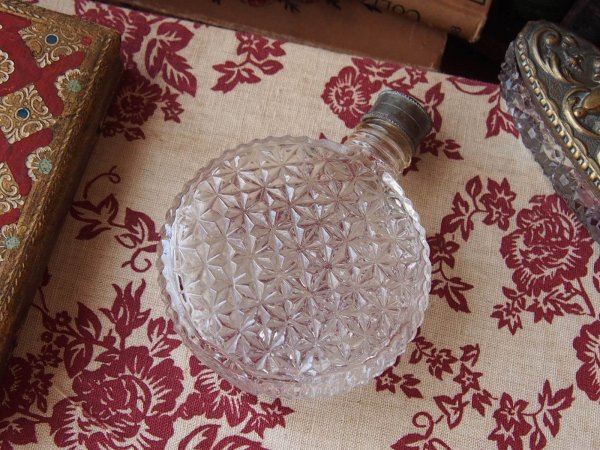 イギリスアンティーク　ガラスボトル　ガラス瓶の画像