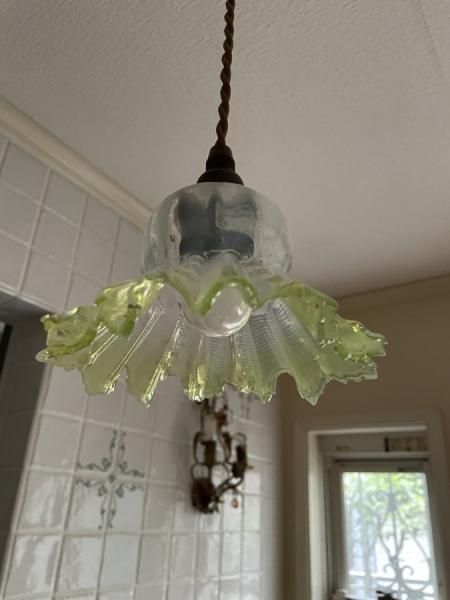 ヴァセリンガラス ペンダントランプ アンティークヴィクトリアン