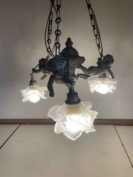 フレンチアンティーク　エンゼルランプ３灯の画像