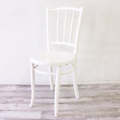 Vintage White Round Chair