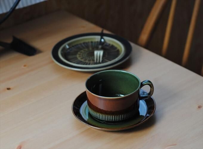 希少色! スウェーデン製 Upsala Ekeby Gefle olive カップ 希少色! スウェーデン製 Upsala Ekeby Gefle olive カップ