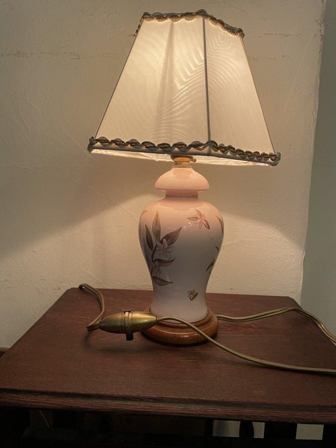 フレンチアンティークテーブルランプ 陶器製 - ANTIQUE LEAVES フレンチアンティークテーブルランプ 陶器製 - ANTIQUE LEAVES