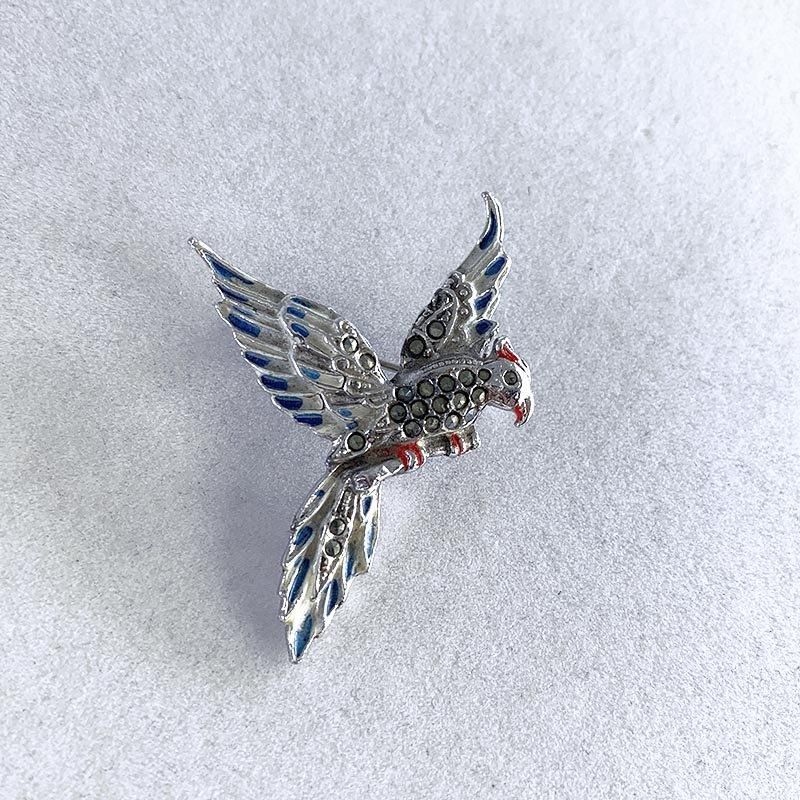 鸚鵡のヴィンテージブローチ 青い羽根 マーカジェット - ANTIQUE